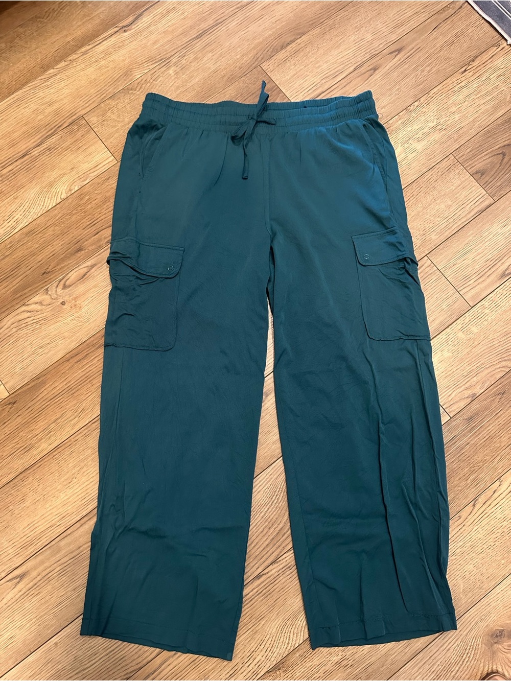 Torrid size 1 wide leg jade color cargo pants